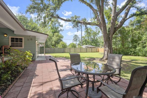 6035 Boone Dr, Baton Rouge, LA 70808
