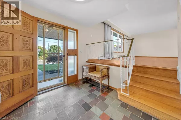 132 GREENINGDON Drive, Hamilton, ON L9A4W7