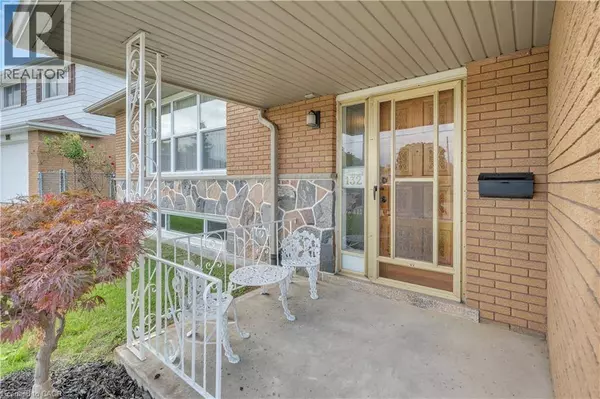 132 GREENINGDON Drive, Hamilton, ON L9A4W7