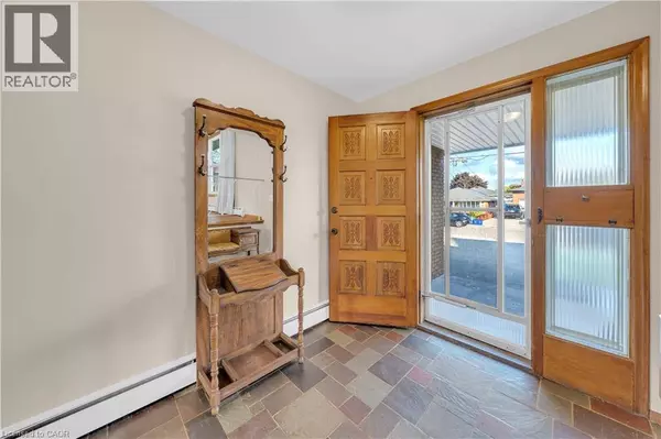 132 GREENINGDON Drive, Hamilton, ON L9A4W7