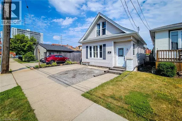 3 EAST 33RD Street, Hamilton, ON L8V3S9