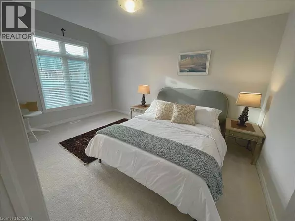 2 MOCKINGBIRD Lane, Stoney Creek, ON L8E0K7