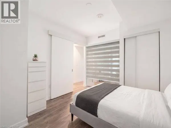 1 JARVIS ST #922, Hamilton, ON L8R3J2