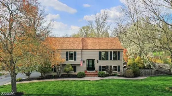 7 Kent Ct, Clinton Twp., NJ 08801