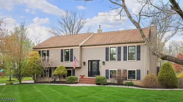 7 Kent Ct, Clinton Twp., NJ 08801