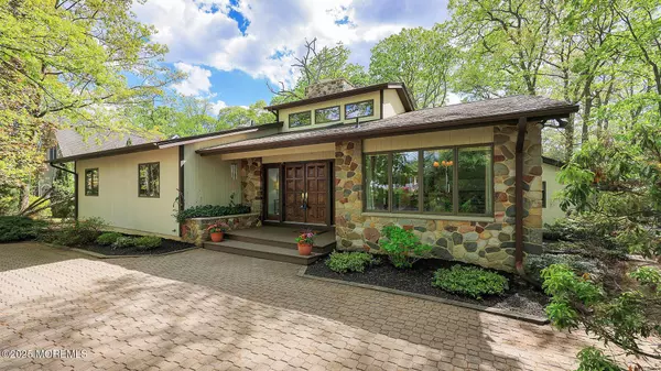 8 S Tamarack Drive, Brielle, NJ 08730