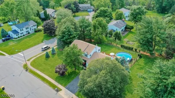 12 Fox Chase Run, Hillsborough Twp., NJ 08844