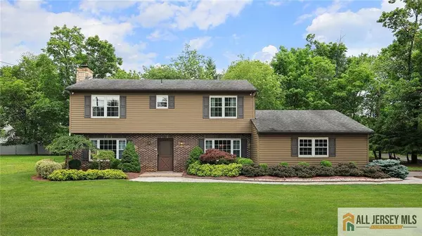 825 Hoes LN W, Piscataway, NJ 08854