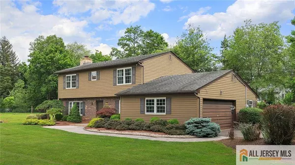 825 Hoes LN W, Piscataway, NJ 08854