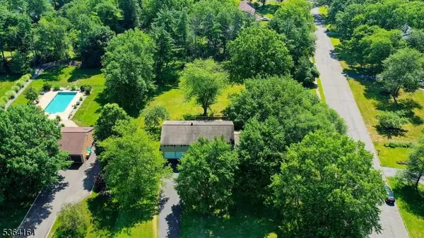 2 Ashwood Ter, Hillsborough Twp., NJ 08844