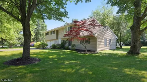 2 Ashwood Ter, Hillsborough Twp., NJ 08844