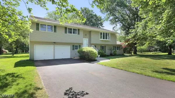 2 Ashwood Ter, Hillsborough Twp., NJ 08844