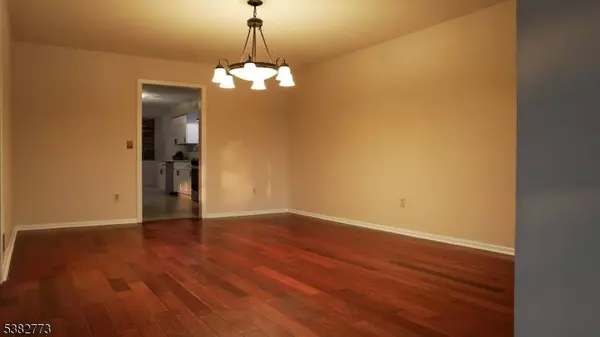 73 Beechwood Cir, Hillsborough Twp., NJ 08844