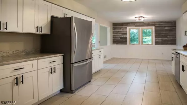 73 Beechwood Cir, Hillsborough Twp., NJ 08844