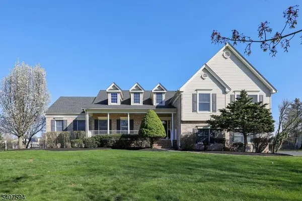 82 Oxford Pl, Hillsborough Twp., NJ 08844