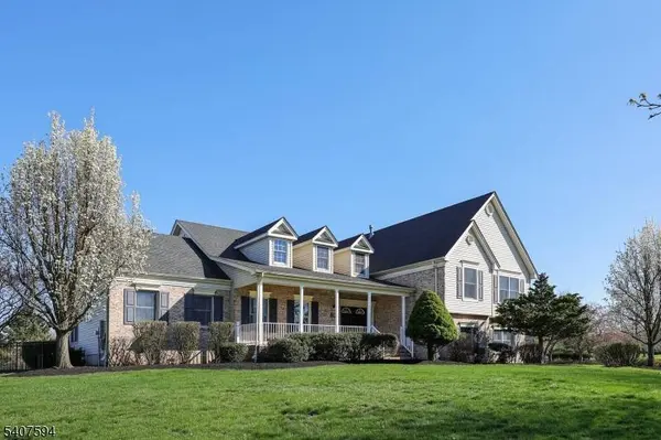 82 Oxford Pl, Hillsborough Twp., NJ 08844