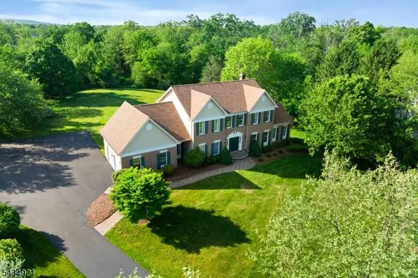 12 Montfort Dr, Montgomery Twp., NJ 08502