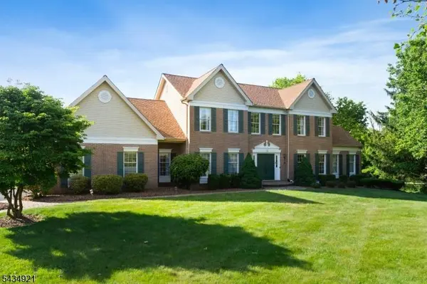 12 Montfort Dr, Montgomery Twp., NJ 08502