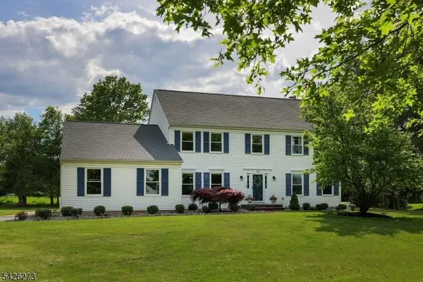77 Ridgeview Dr, Montgomery Twp., NJ 08502