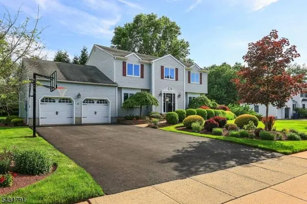 13 Daniel Dr, Hillsborough Twp., NJ 08844