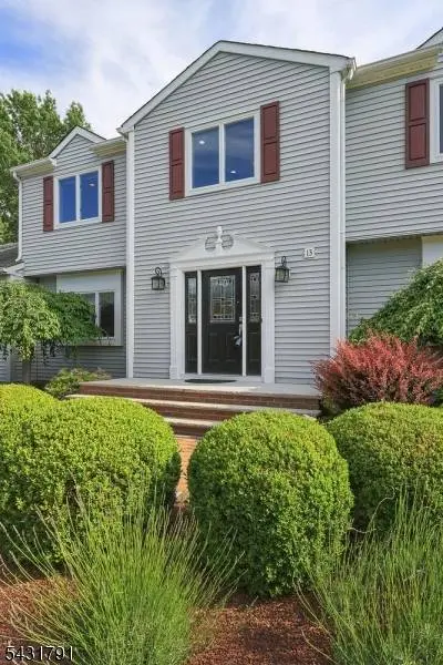 13 Daniel Dr, Hillsborough Twp., NJ 08844