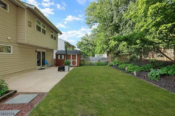 45 Fieldstone Dr, Somerville Boro, NJ 08876