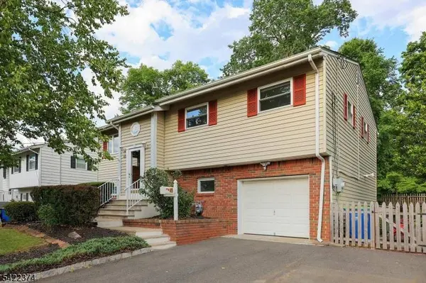 45 Fieldstone Dr, Somerville Boro, NJ 08876