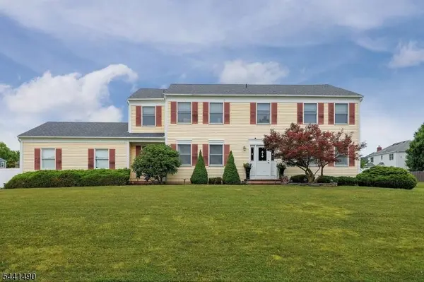 2 Daniel Dr, Hillsborough Twp., NJ 08844