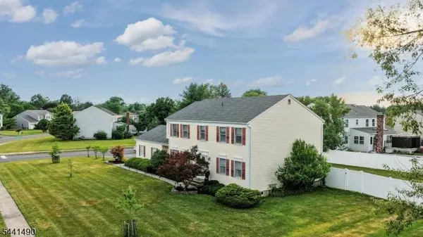 2 Daniel Dr, Hillsborough Twp., NJ 08844