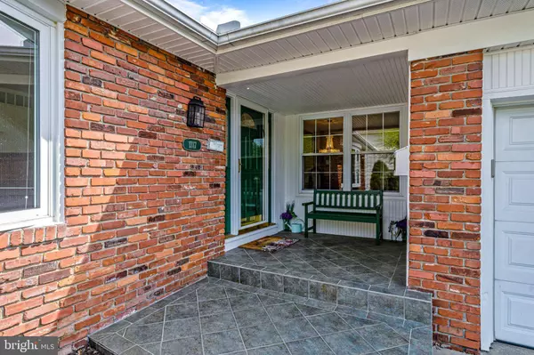 1317 HEARTWOOD DR, Cherry Hill, NJ 08003