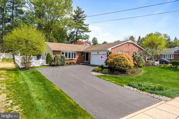 1317 HEARTWOOD DR, Cherry Hill, NJ 08003