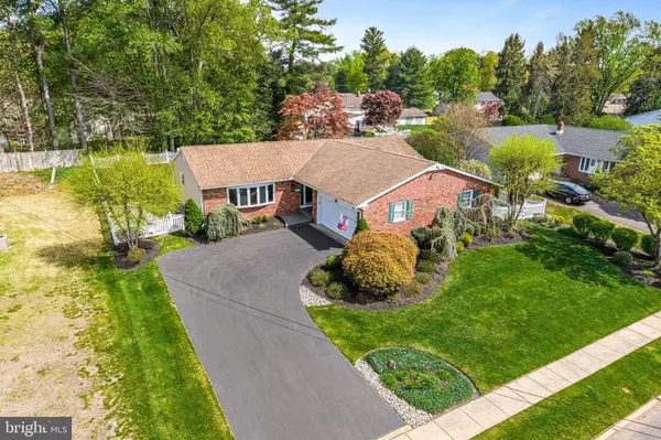 1317 HEARTWOOD DR, Cherry Hill, NJ 08003