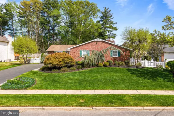 1317 HEARTWOOD DR, Cherry Hill, NJ 08003