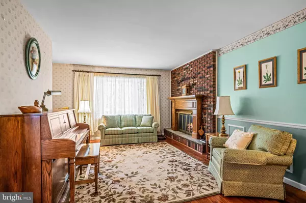 3 LANCASHIRE DR, Mount Holly, NJ 08060