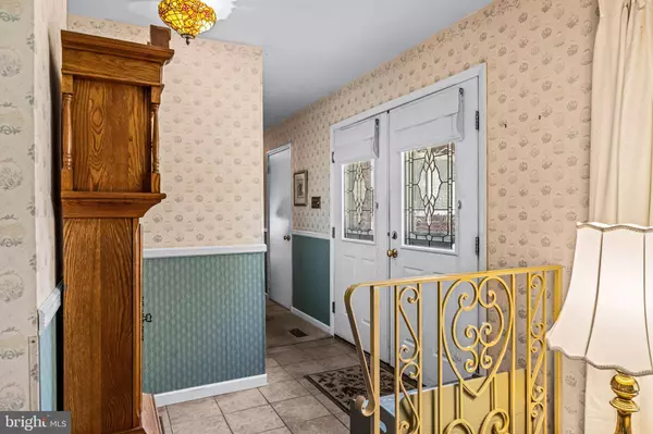 3 LANCASHIRE DR, Mount Holly, NJ 08060