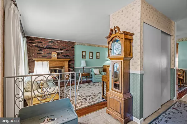 3 LANCASHIRE DR, Mount Holly, NJ 08060