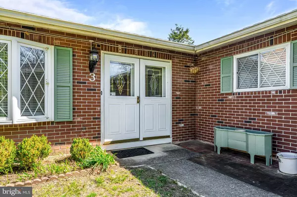 3 LANCASHIRE DR, Mount Holly, NJ 08060