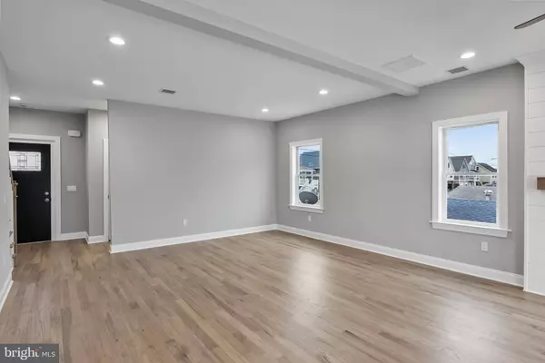 14 W BOAT DR, Little Egg Harbor Twp, NJ 08087