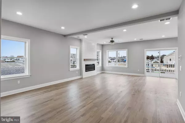 14 W BOAT DR, Little Egg Harbor Twp, NJ 08087