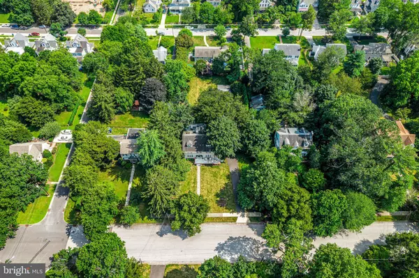 318 E CENTRAL AVE, Moorestown, NJ 08057