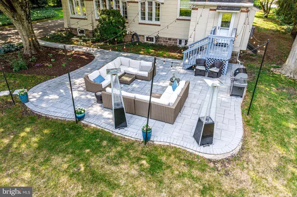 318 E CENTRAL AVE, Moorestown, NJ 08057