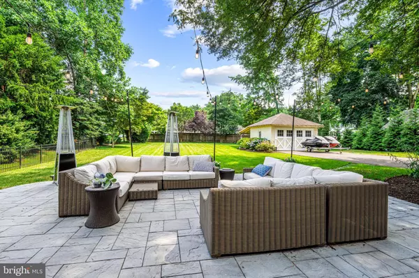 318 E CENTRAL AVE, Moorestown, NJ 08057