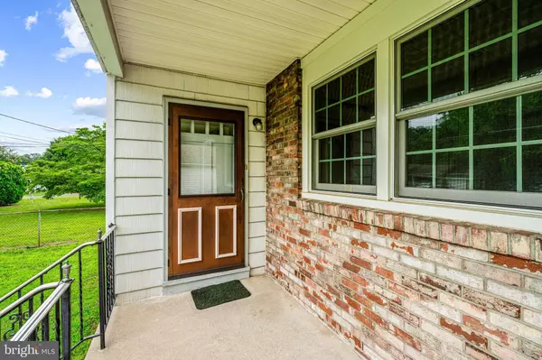 1321 STEWART AVE, Blackwood, NJ 08012