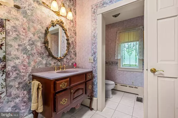 11 S CENTRAL AVE, Stratford, NJ 08084