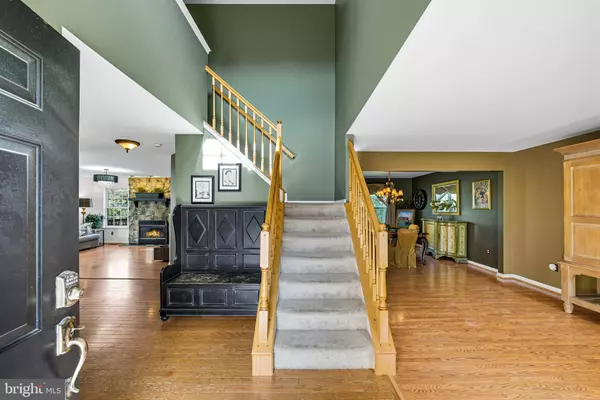 21 HILLSIDE LN, Mount Laurel, NJ 08054