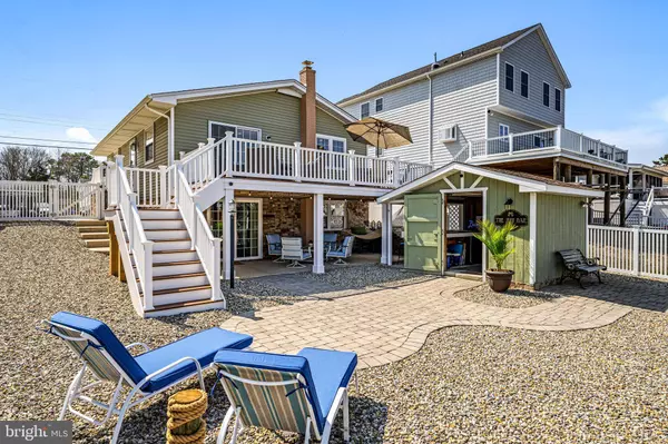 37 FAIRWAY DR, Tuckerton, NJ 08087