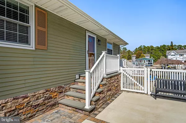 37 FAIRWAY DR, Tuckerton, NJ 08087