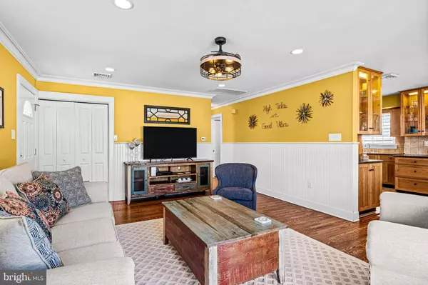 37 FAIRWAY DR, Tuckerton, NJ 08087