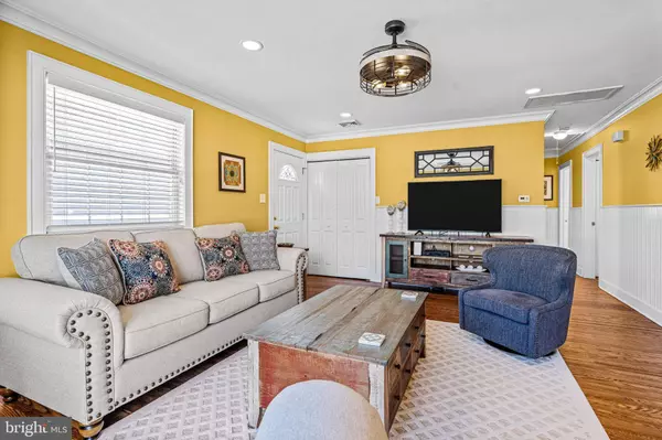 37 FAIRWAY DR, Tuckerton, NJ 08087