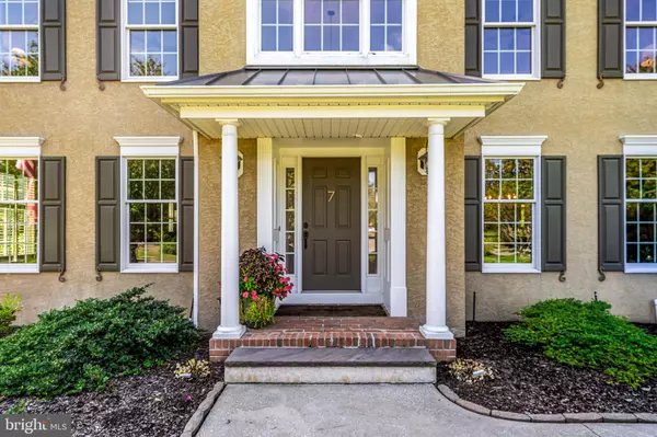 7 WHITE TAIL CT, Moorestown, NJ 08057